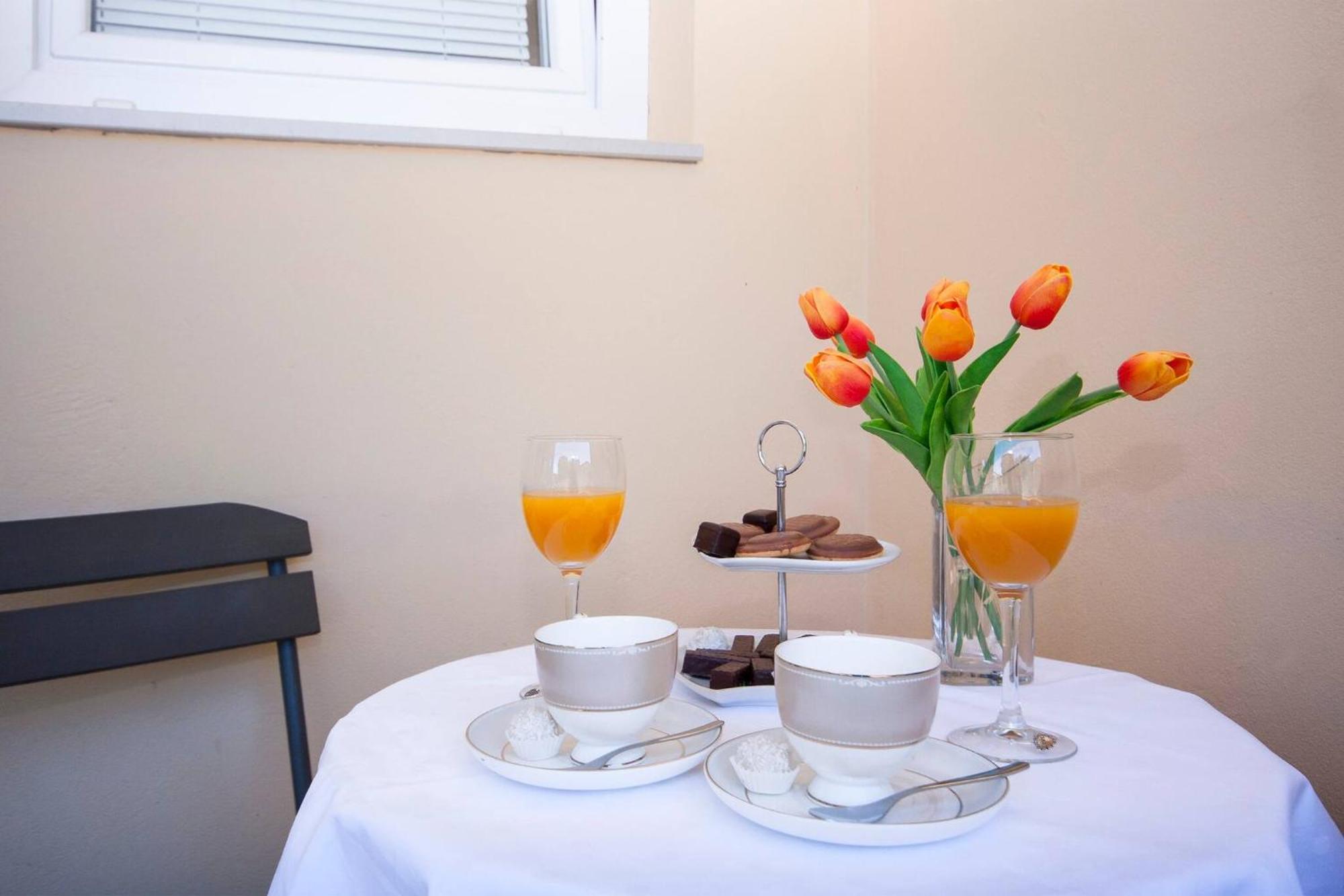 Family Apartments & Rooms Mikelin Primošten المظهر الخارجي الصورة