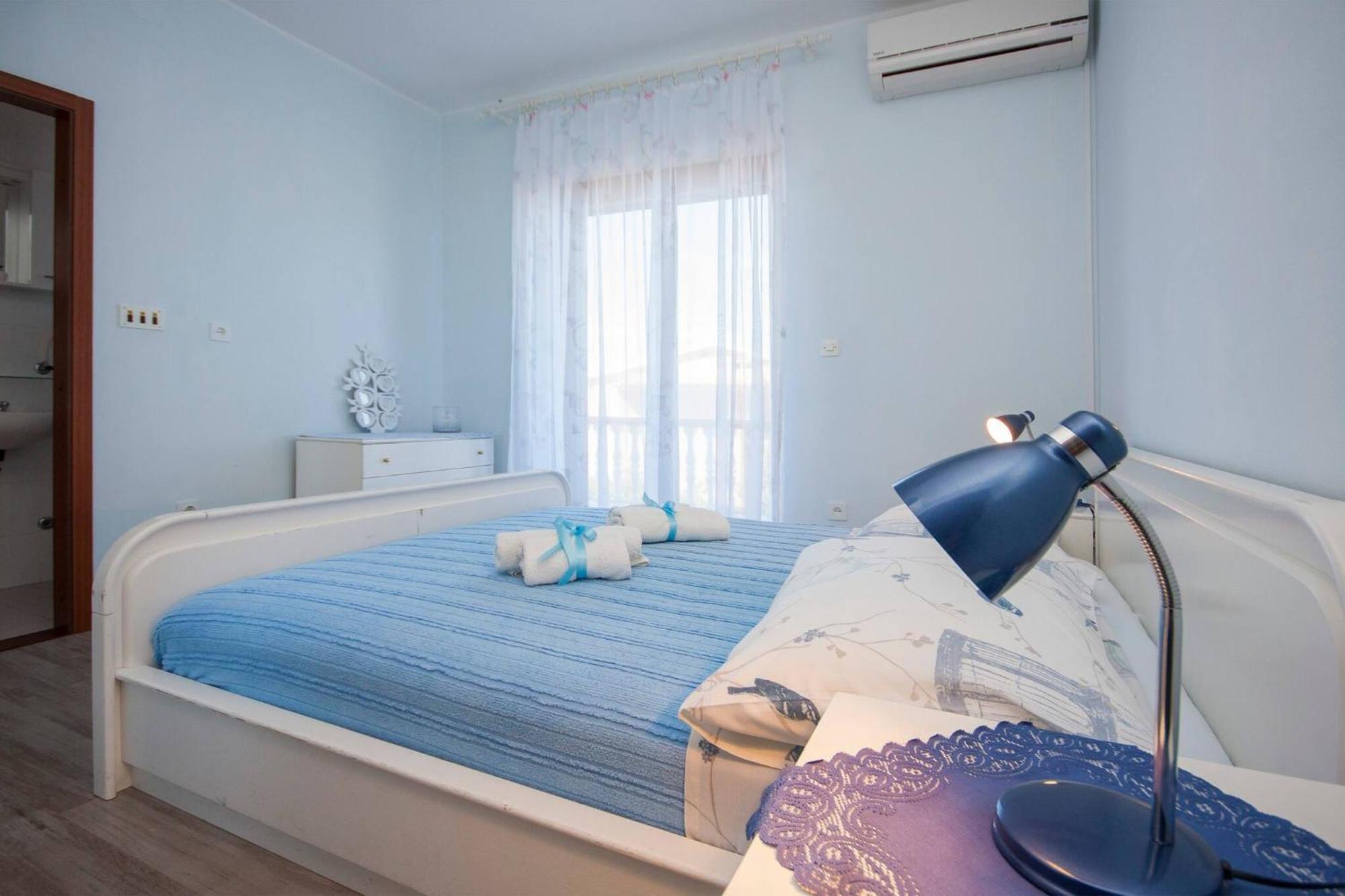 Family Apartments & Rooms Mikelin Primošten المظهر الخارجي الصورة